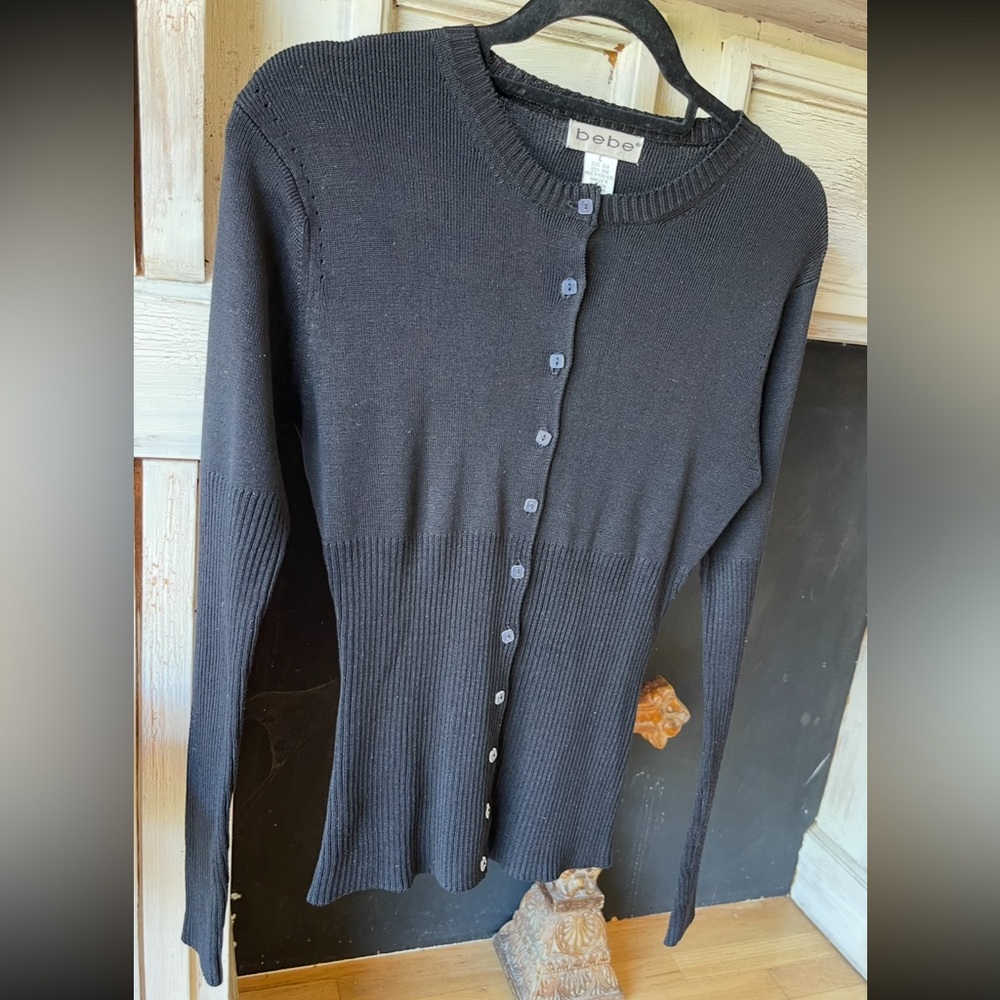 BEBE French Girl Vibes True Black Ribbed Sweater w/ Charming Square Buttons Sz L - Picture 3 of 6